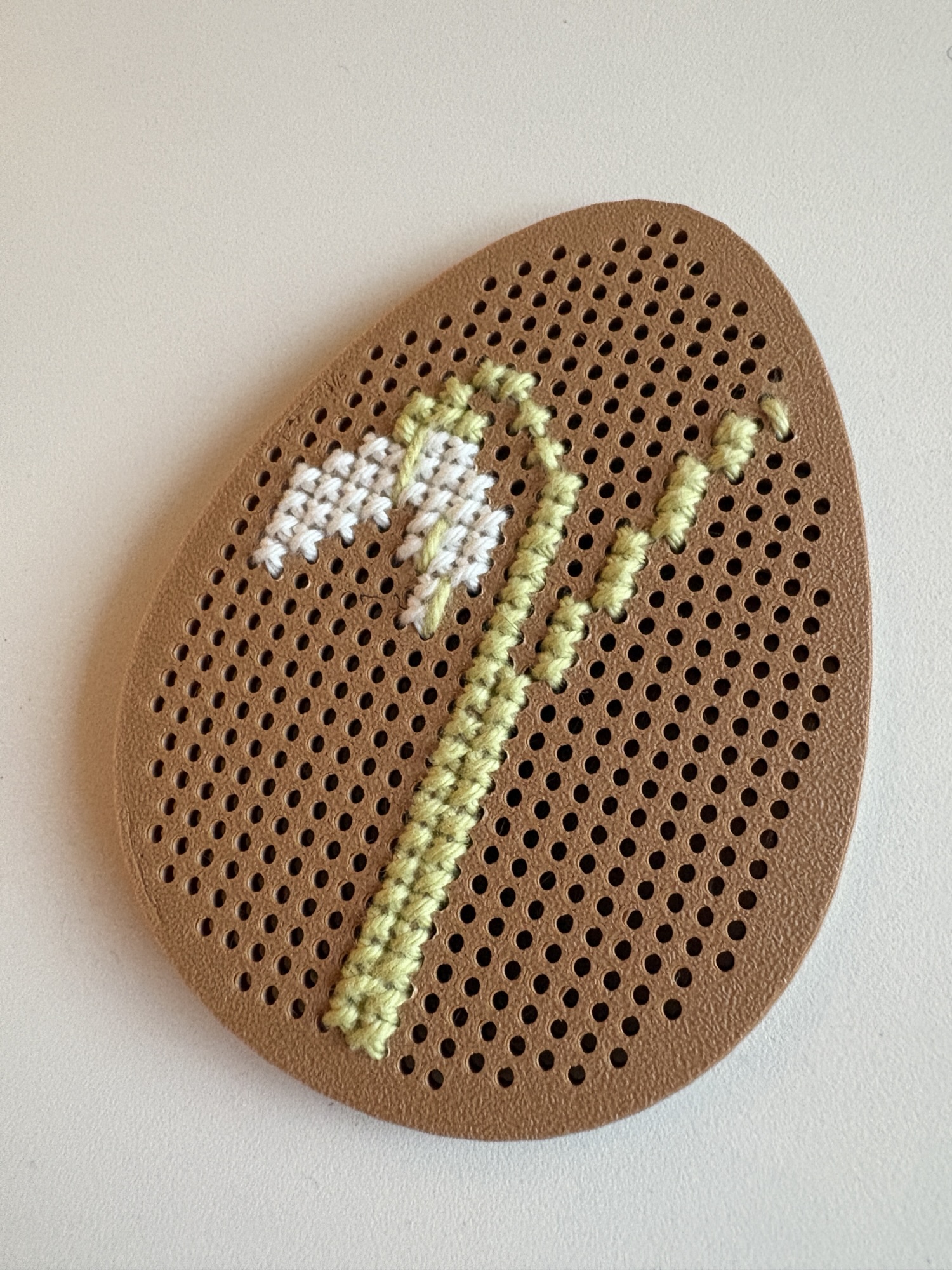 Broderi Påskeæg – DIY kit med vintergæk - Billede 2