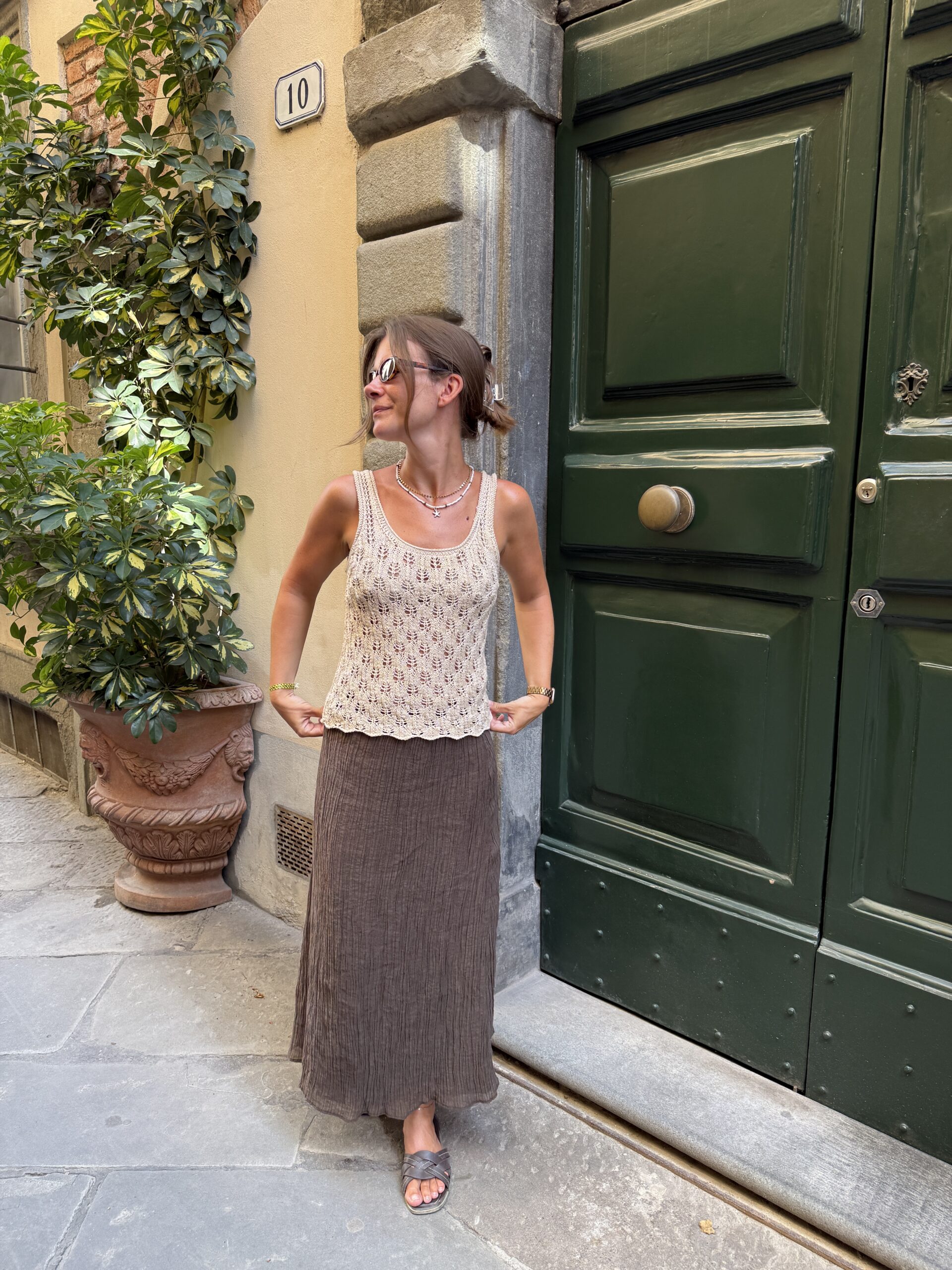 Midsummer Leaf Top strikket sommertop med bladmønster – strikkeopskrift fra SkovCreations
