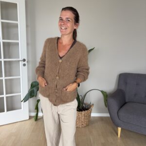 Autumn Bliss Cardigan – Strikkeopskrift